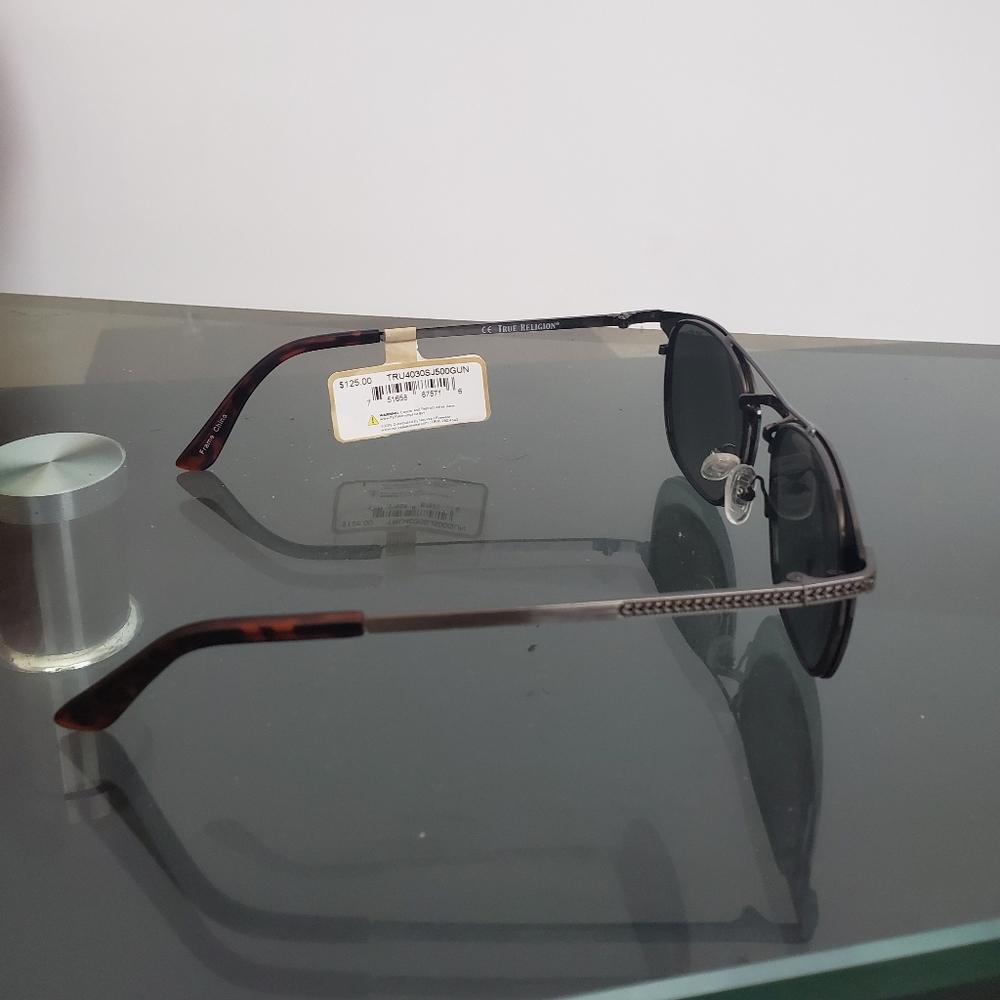 True Religion sunglasses - Picture 3 of 4